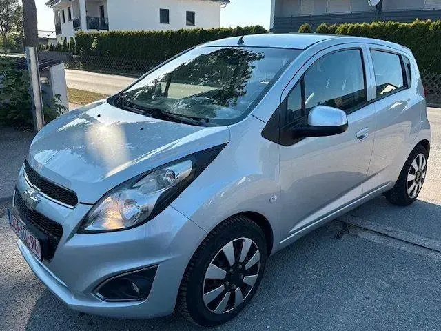 Gebraucht Chevrolet Spark LT 68 PS (50 kW) 2014 Argon silber/ice silver Kleinwagen