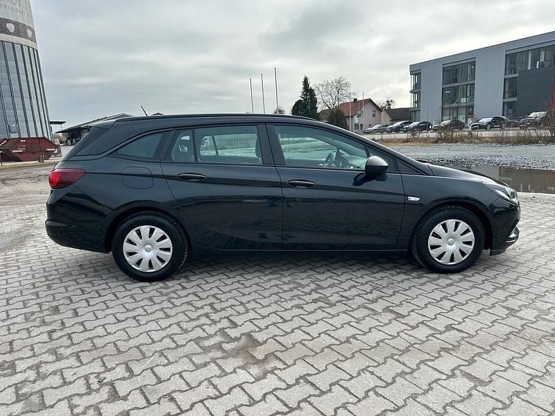 Gebraucht Opel Astra 95 PS (69 kW) 2016 Schwarz Kombi
