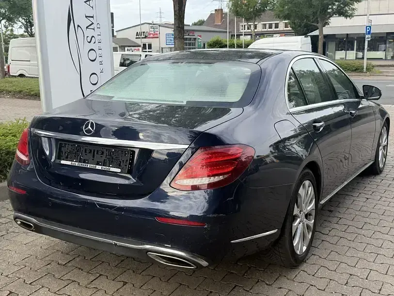 Gebraucht Mercedes E400 Exclusive 333 PS (244 kW) 2017 Cavansitblau  metalliclack Limousine