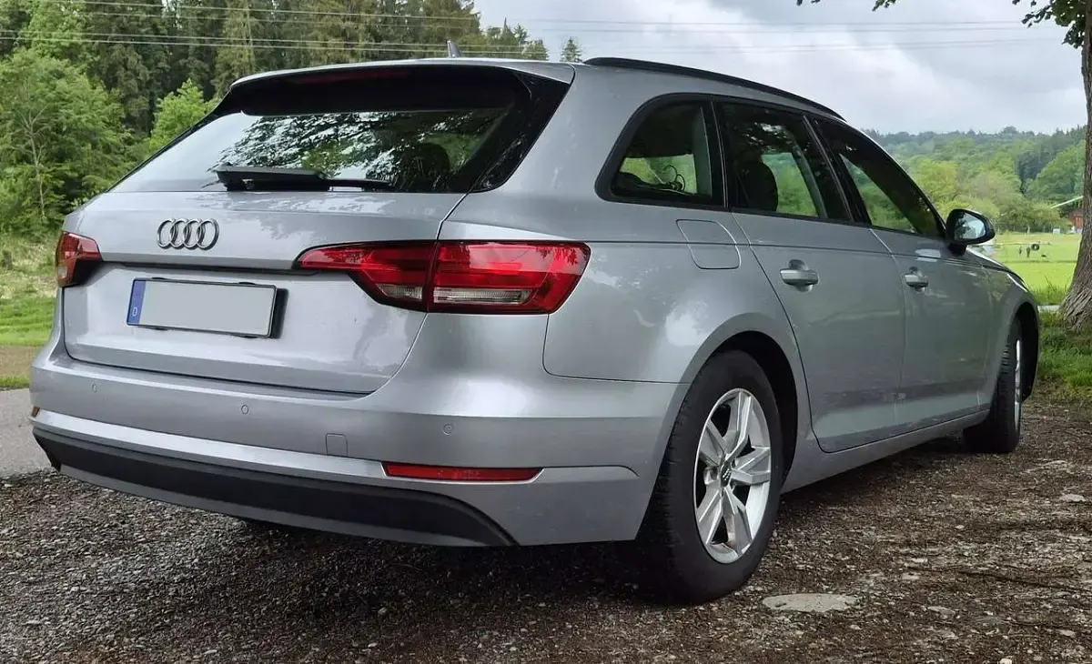 Gebraucht Audi A4 150 PS (110 kW) 2016 Grau Kombi
