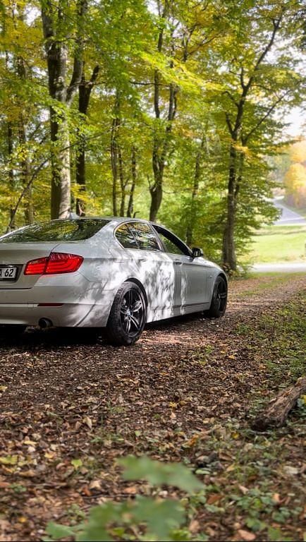 Silber Gebraucht 2012 BMW 535 Limousine | 15.800 € (Superpreis) - Bild 1/4
