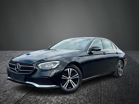 Schwarz Gebraucht 2020 Mercedes E220 Limousine | 27.700 € (Fairer Preis) - Bild 1/4