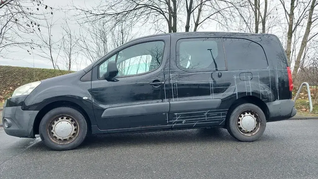 Gebraucht Peugeot Partner 114 PS (83 kW) 2011 Van / Kleinbus