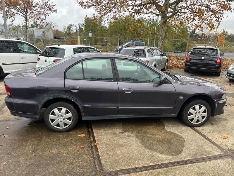 Gebraucht Mitsubishi Galant 133 PS (97 kW) 2001 Violet Limousine