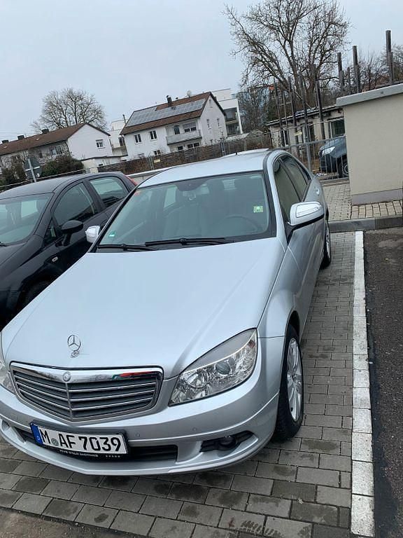 Silber Gebraucht 2007 Mercedes C180 Limousine | 7.090 € (Fairer Preis) - Bild 1/4