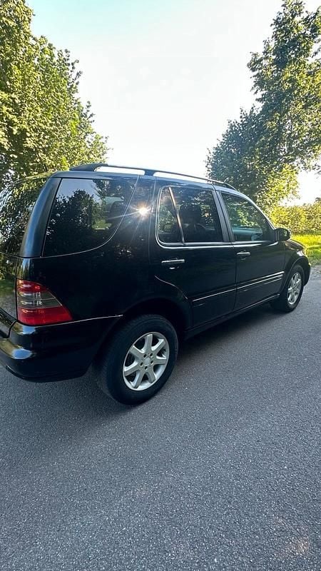 Gebraucht Mercedes ML400 250 PS (183 kW) 2004 Schwarz SUV
