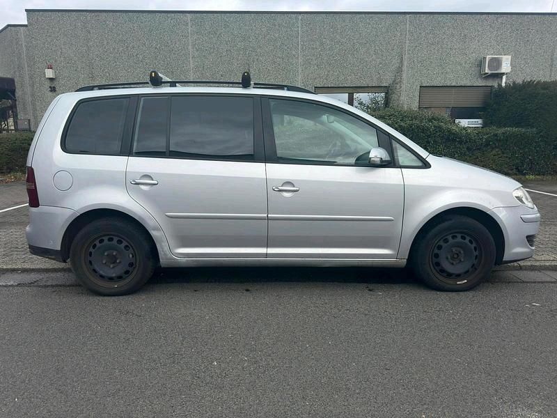 Gebraucht VW Touran 105 PS (77 kW) 2007 Silber Van / Kleinbus