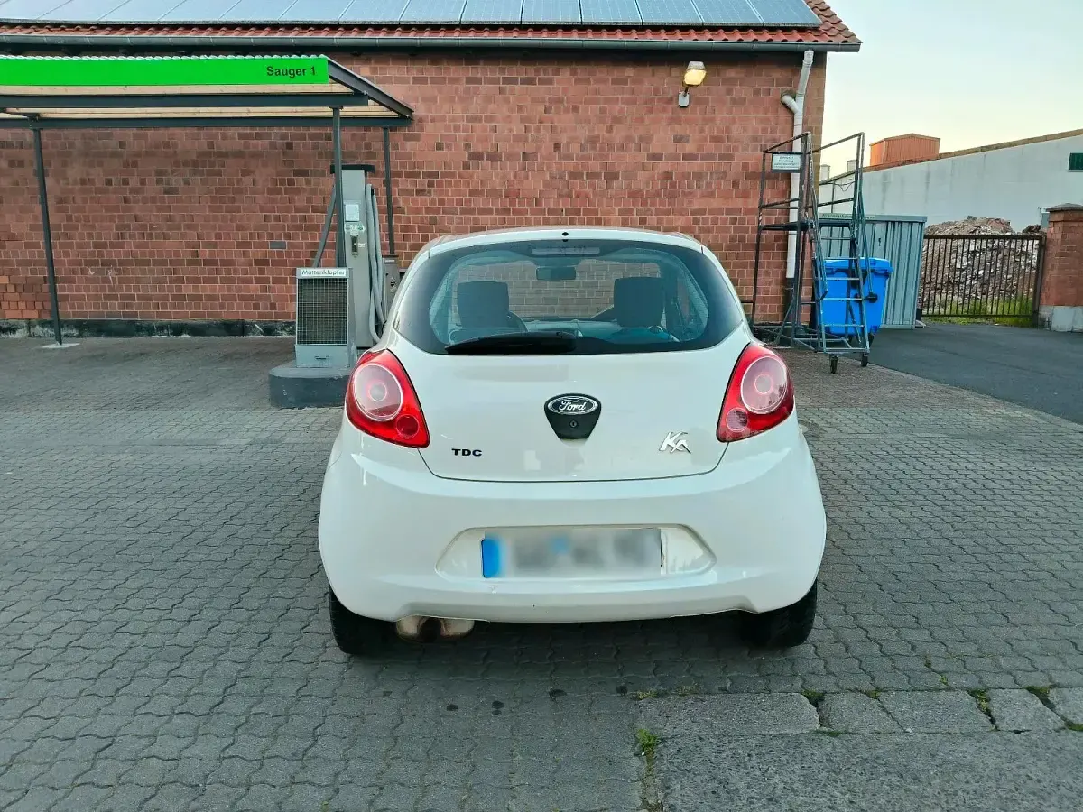Gebraucht Ford Ka 75 PS (55 kW) 2009 Weiß Kleinwagen