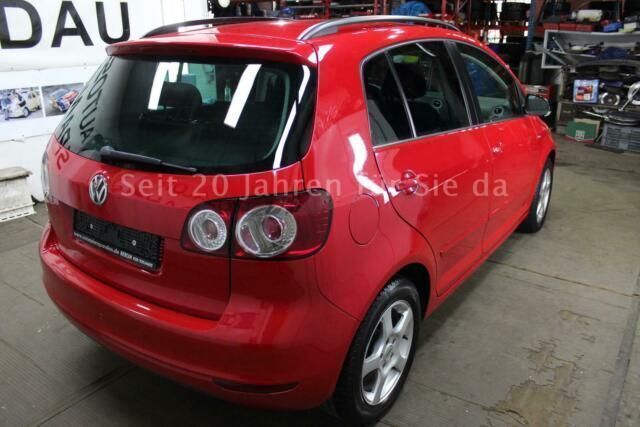 Gebraucht VW Golf VI Match 105 PS (77 kW) 2012 Rot Kleinwagen