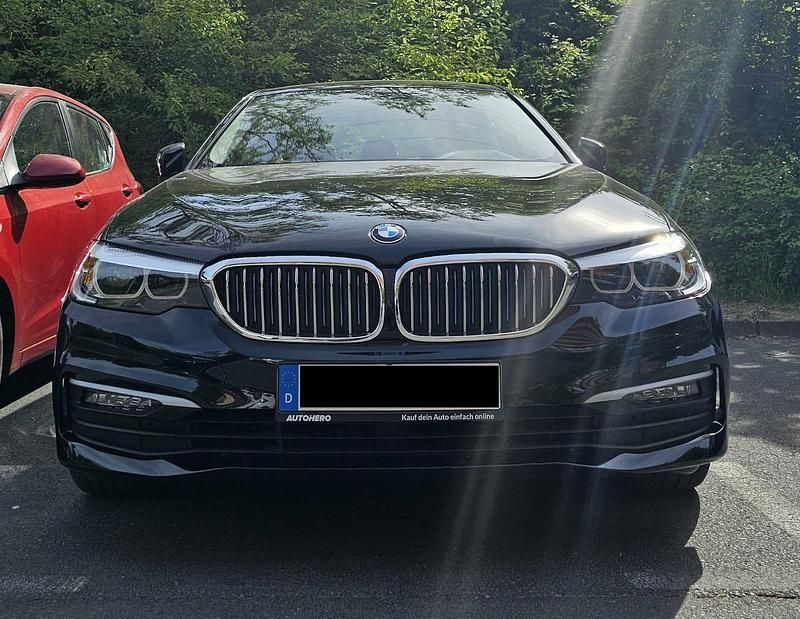 Schwarz Gebraucht 2018 BMW 530e iPerformance Limousine | 22.599 € (Superpreis) - Bild 1/4