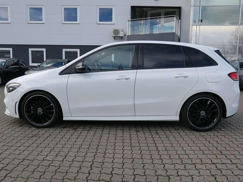 Gebraucht Mercedes B200 AMG line 150 PS (110 kW) 2022 Polarweiß Van / Kleinbus
