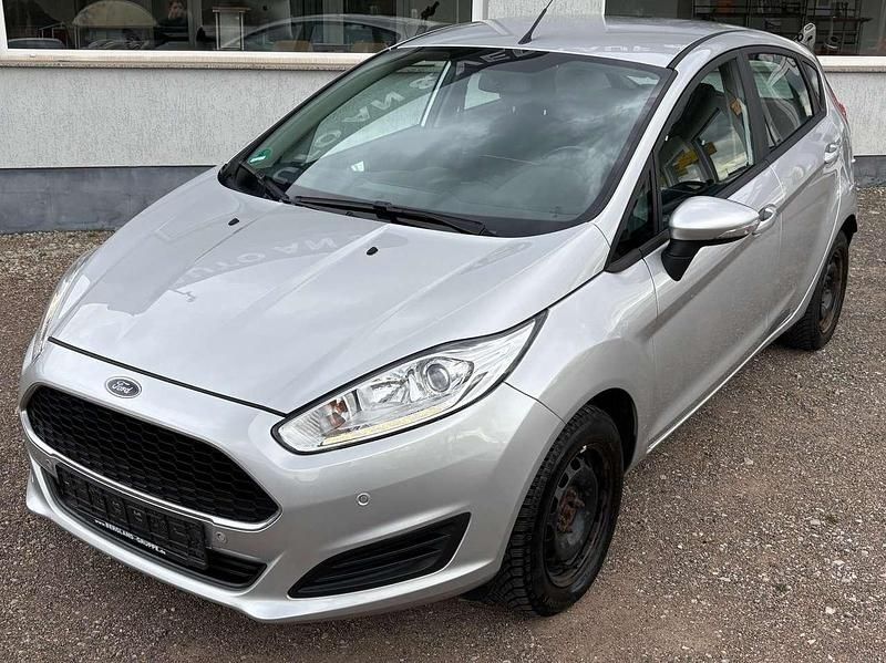 Gebraucht Ford Fiesta Trend 80 PS (58 kW) 2017 Polarsilber metallic Kleinwagen
