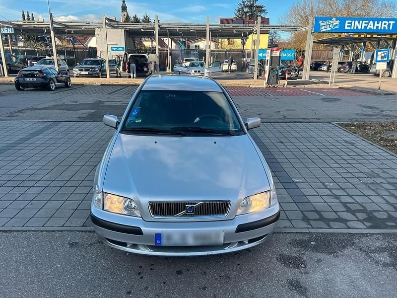 Gebraucht Volvo V40 108 PS (79 kW) 2000 Silber Kombi