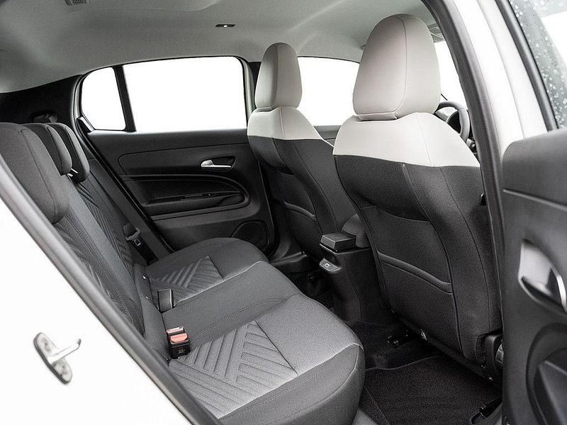 Neu Fiat 600 Icon 110 PS (80 kW) 2026 Weiß SUV