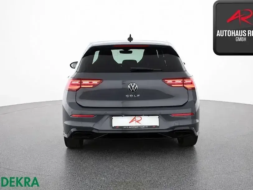 Gebraucht VW Golf VIII R-line 150 PS (110 kW) 2024 Delfingrau Limousine
