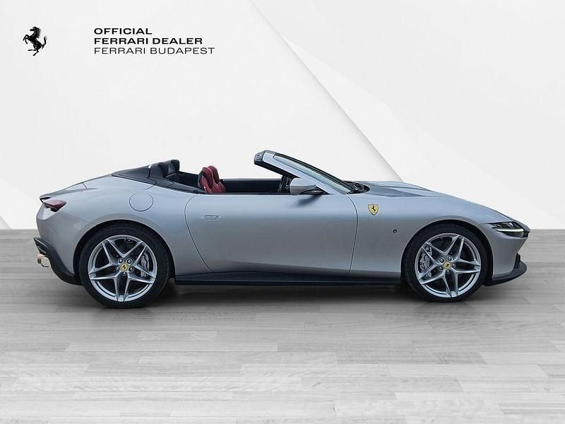 Neu Ferrari Roma 620 PS (456 kW) 2025 Silber Cabrio