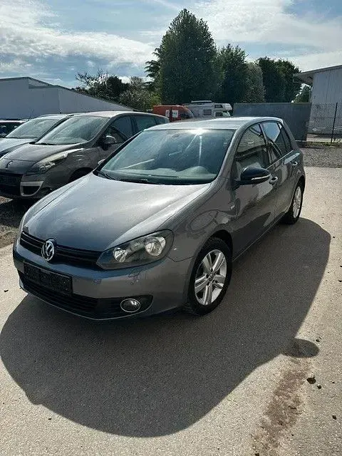 Gebraucht VW Golf VII Match 105 PS (77 kW) 2012 Grau Limousine