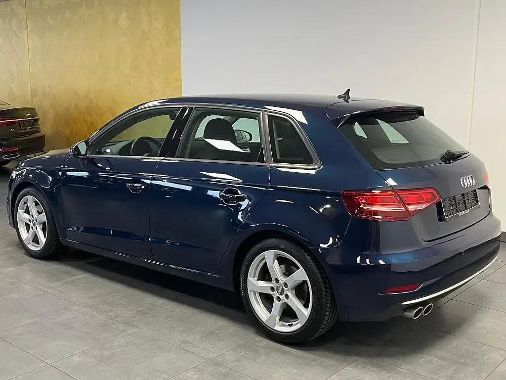 Gebraucht Audi A3 Sport 150 PS (110 kW) 2019 Blau Limousine