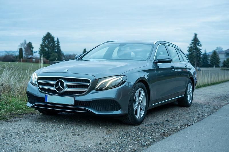 Gebraucht Mercedes E250 Avantgarde 211 PS (155 kW) 2018 Grau Kombi