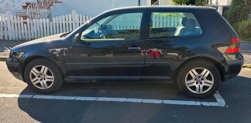 Schwarz Gebraucht 2001 VW Golf IV Kleinwagen | 2.000 € (Fairer Preis) - Bild 1/4