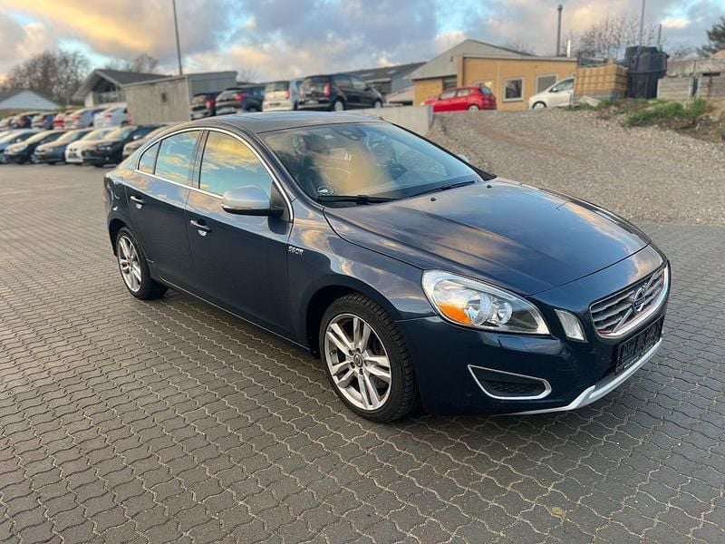 Gebraucht 2013 Volvo S60 R-Design Limousine | 3.999 € - Bild 1/4