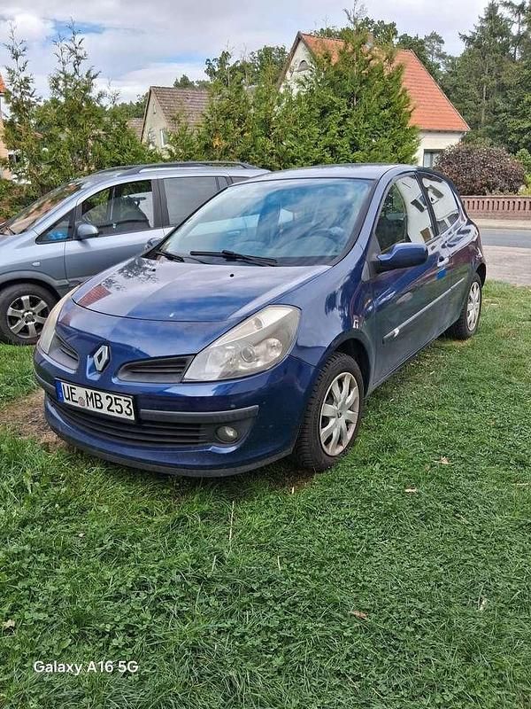 Gebraucht 1994 Renault Clio Limousine | 950 € - Bild 1/4