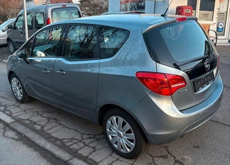 Gebraucht Opel Meriva 140 PS (102 kW) 2013 Silber Van / Kleinbus