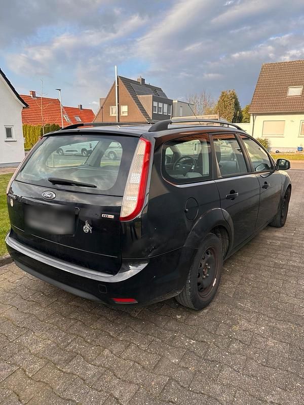 Gebraucht Ford Focus 109 PS (80 kW) 2011 Schwarz Kombi