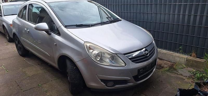 Grau Gebraucht 2007 Opel Corsa Limousine | 799 € (Superpreis) - Bild 1/4