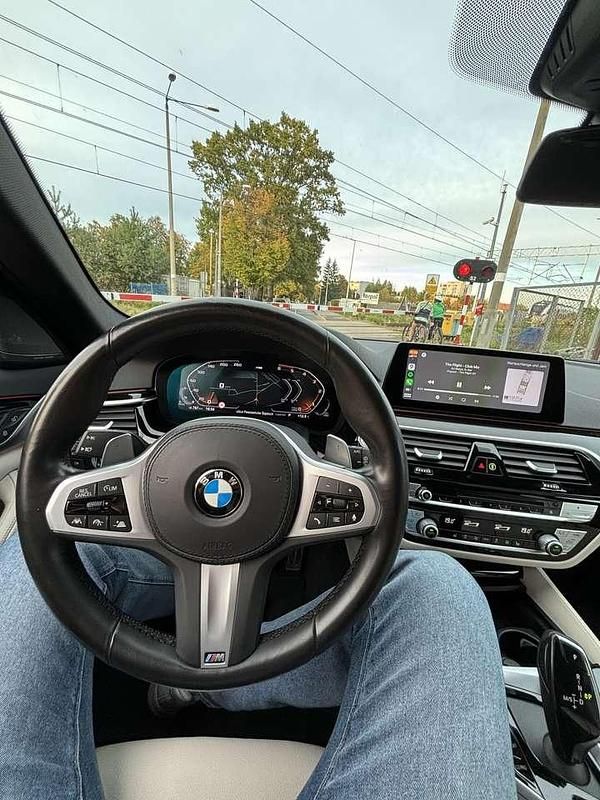 Gebraucht BMW 530 M Sport 265 PS (194 kW) 2020 Schwarz Kombi