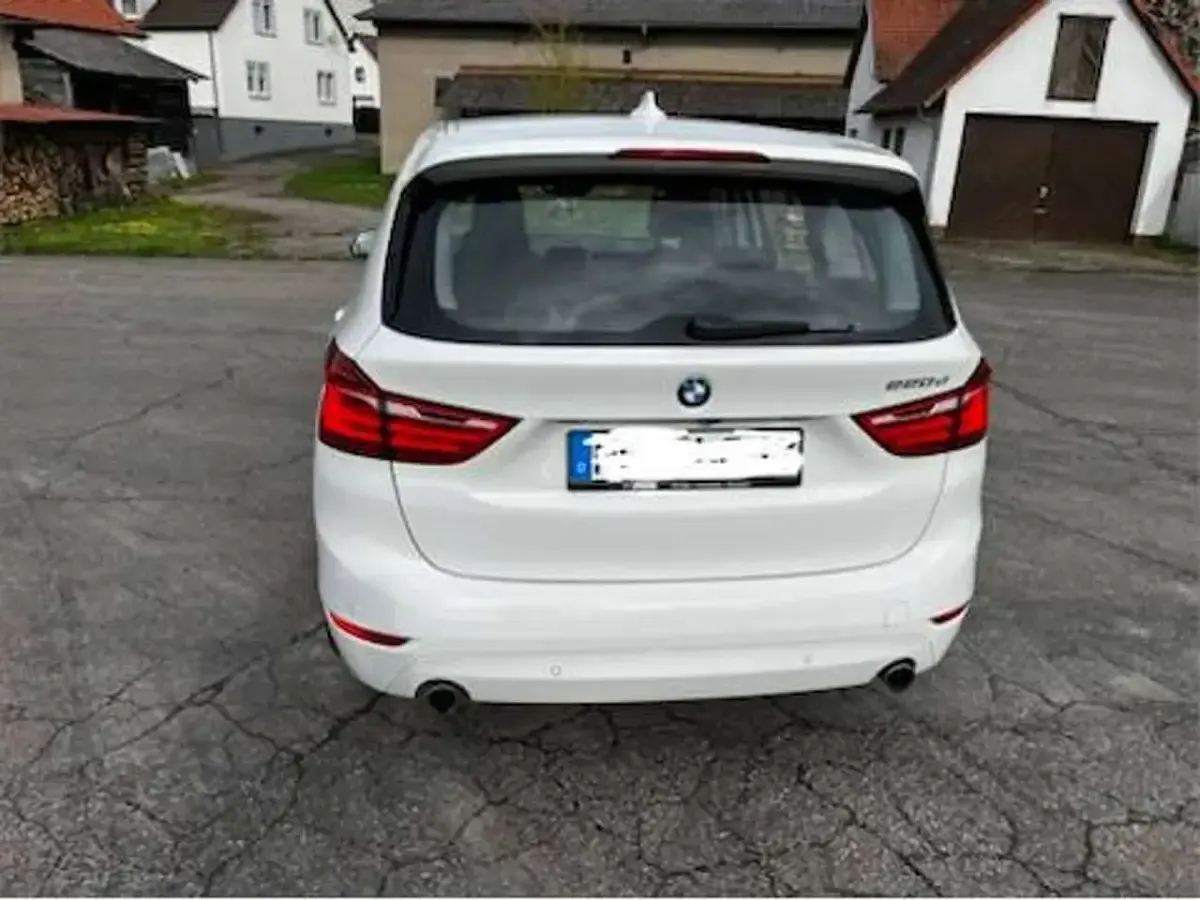 Gebraucht BMW 220 Gran Tourer Sport Line 190 PS (139 kW) 2016 Weiß Van / Kleinbus
