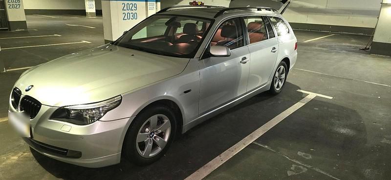Gebraucht BMW 523 190 PS (139 kW) 2009 Silber Kombi
