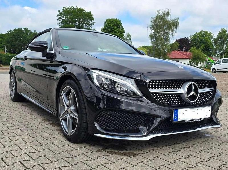Schwarz Gebraucht 2016 Mercedes C200 AMG line Cabrio | 25.900 € (Fairer Preis) - Bild 1/4
