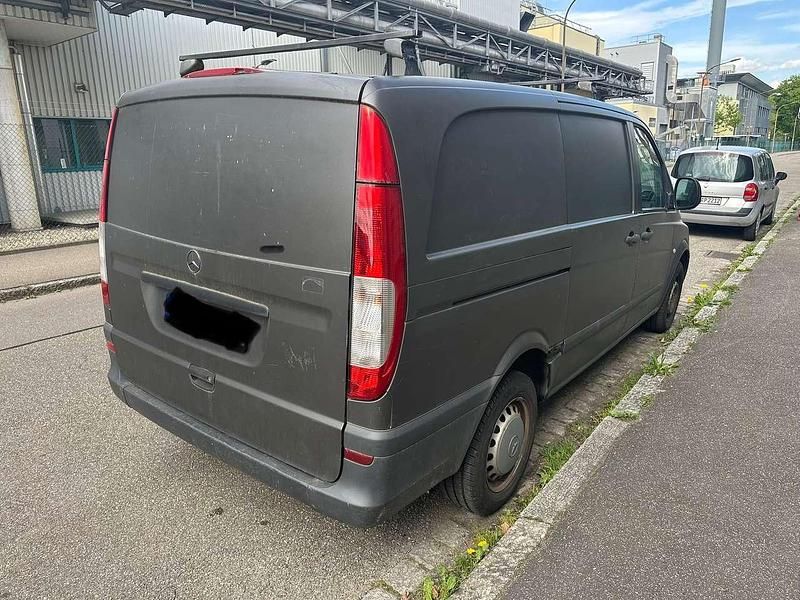 Second-hand Mercedes Vito 88 CP (64 kW) 2005 Negru Van