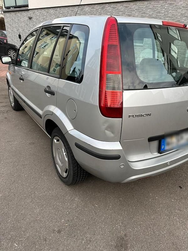Gebraucht Ford Fusion 80 PS (58 kW) 2005 Grau Kleinwagen