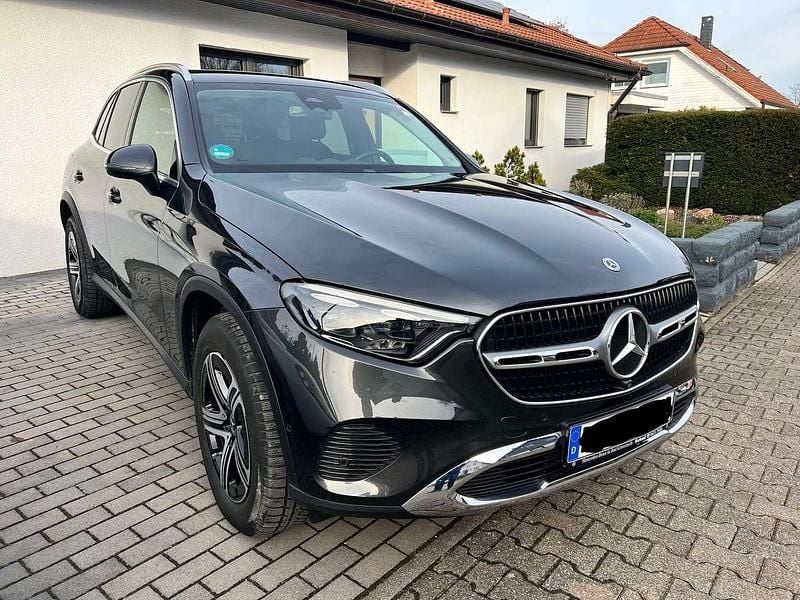 Gebraucht Mercedes GLC300e 204 PS (150 kW) 2023 Grafitgrau  metalliclack SUV