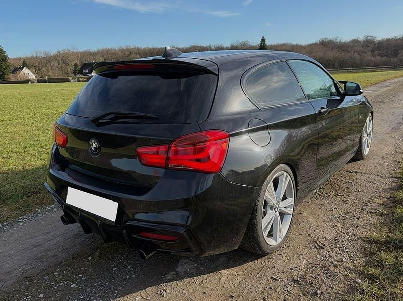 Gebraucht BMW 116 M Sport 109 PS (80 kW) 2016 Schwarz Kleinwagen