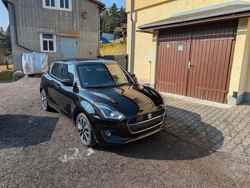 Gebraucht Suzuki Swift Comfort+ 111 PS (81 kW) 2020 Schwarz Kleinwagen