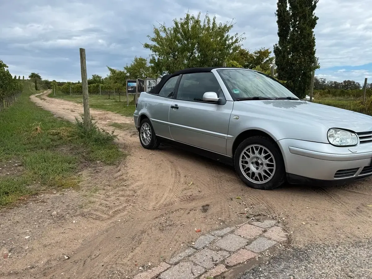 Gebraucht VW Golf Highline 115 PS (84 kW) 2002 Silber Cabrio
