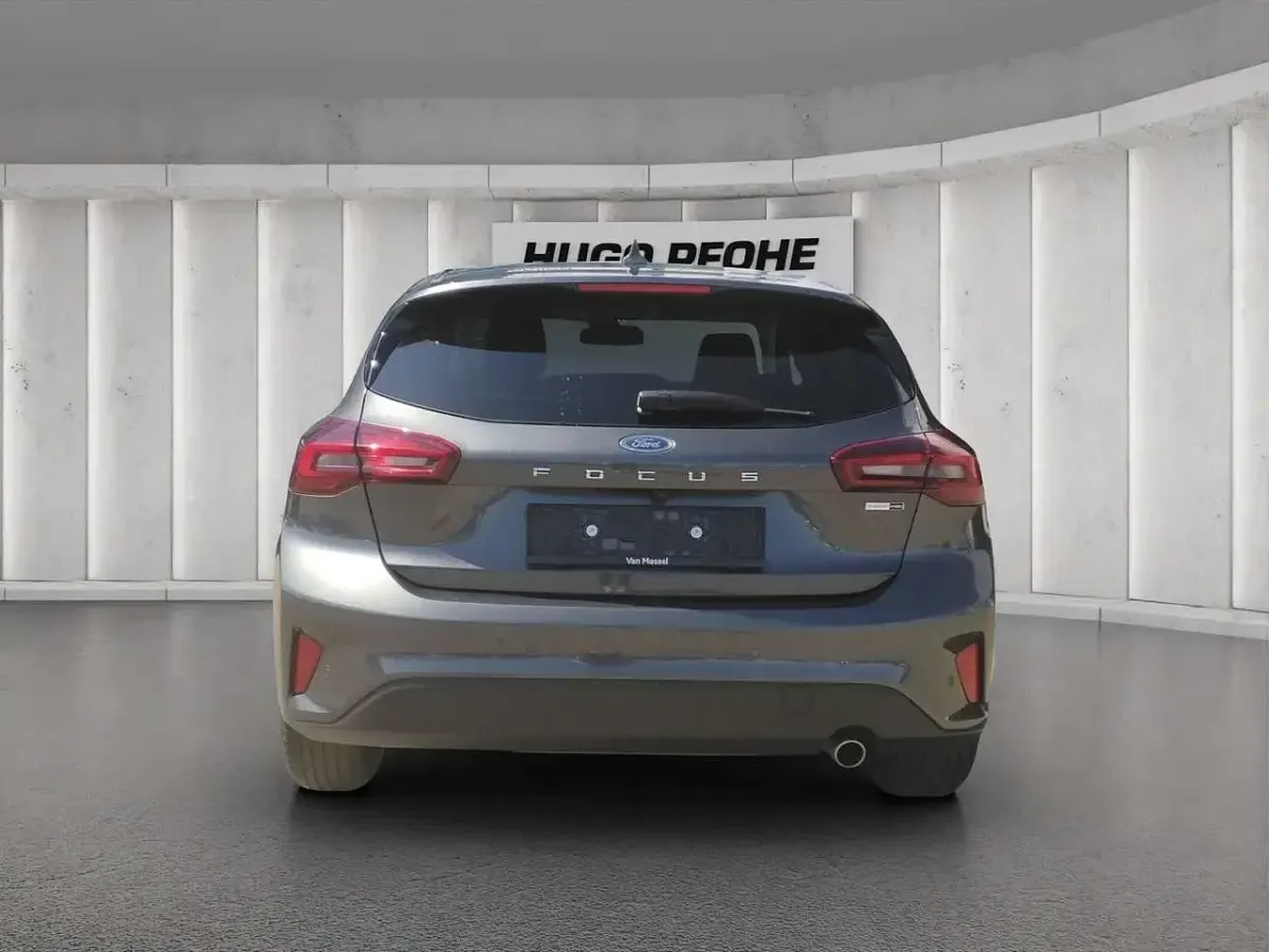 Gebraucht Ford Focus Titanium 125 PS (91 kW) 2022 Grau Limousine