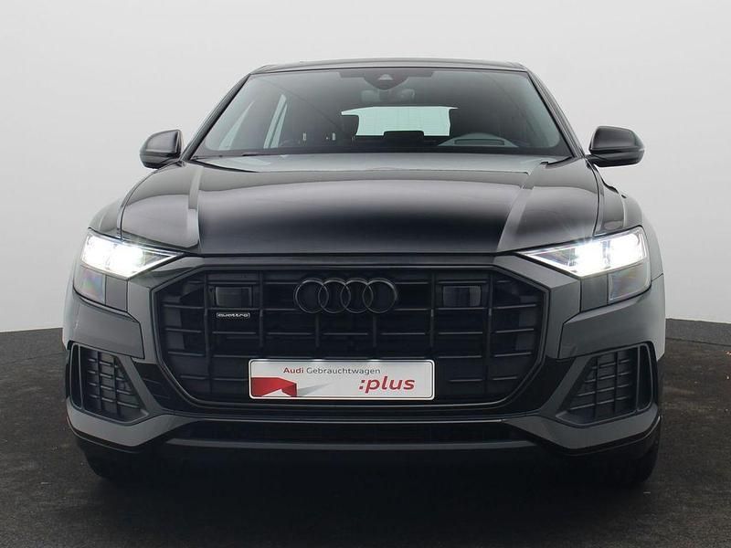 Gebraucht Audi Q8 Ambiente 286 PS (210 kW) 2021 Mythosschwarz metallic SUV