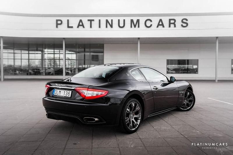 Gebraucht Maserati Granturismo 441 PS (324 kW) 2011 Schwarz Coupé