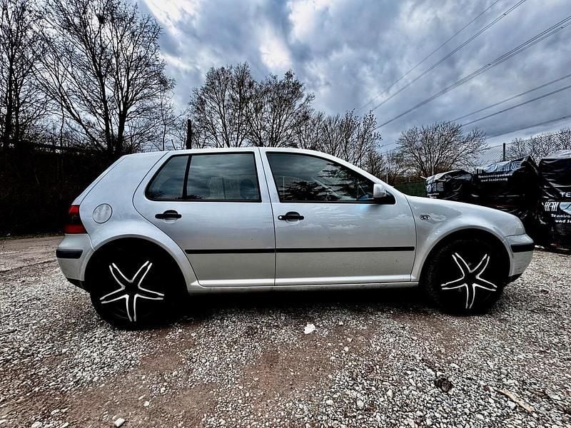Gebraucht VW Golf IV 74 PS (54 kW) 2001 Silber Kleinwagen