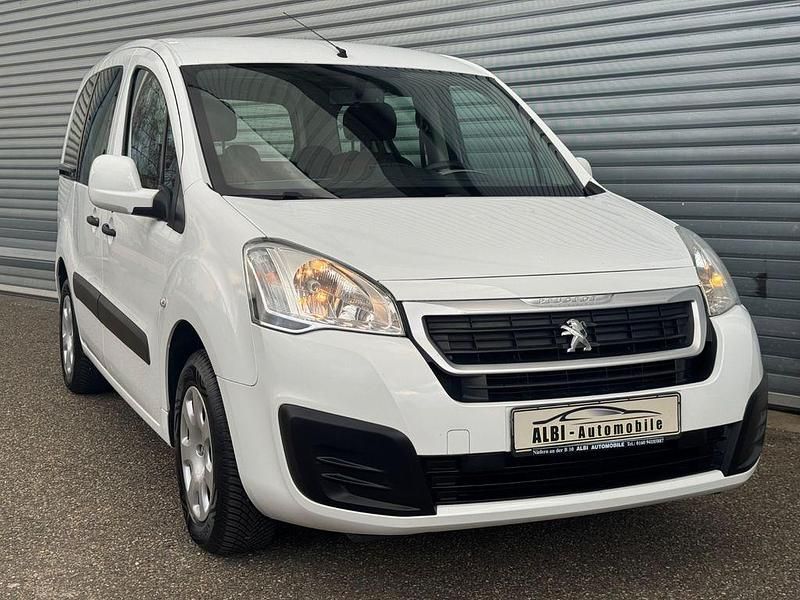 Gebraucht Peugeot Partner Tepee Active 99 PS (72 kW) 2016 Weiß Van / Kleinbus