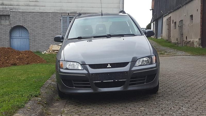 Gebraucht Mitsubishi Space Star 112 PS (82 kW) 2004 Grau Van / Kleinbus