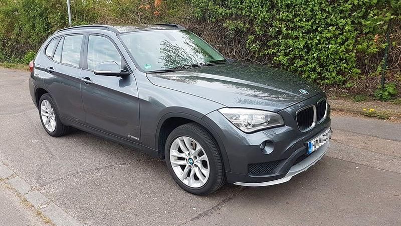 Grau Gebraucht 2014 BMW X1 SUV | 11.800 € (Fairer Preis) - Bild 1/4