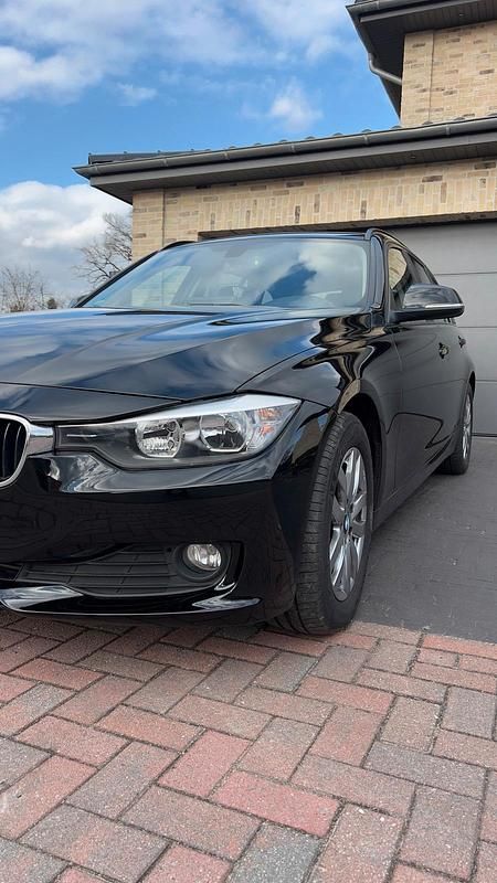 Gebraucht BMW 316 116 PS (85 kW) 2013 Schwarz Kombi