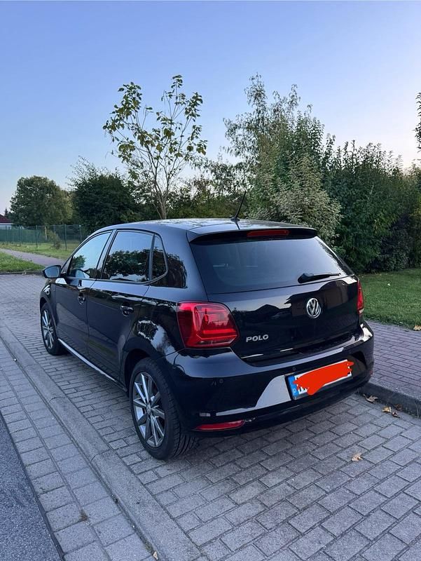 Schwarz Gebraucht 2014 VW Polo Limousine | 5.500 € (Guter Preis) - Bild 1/4