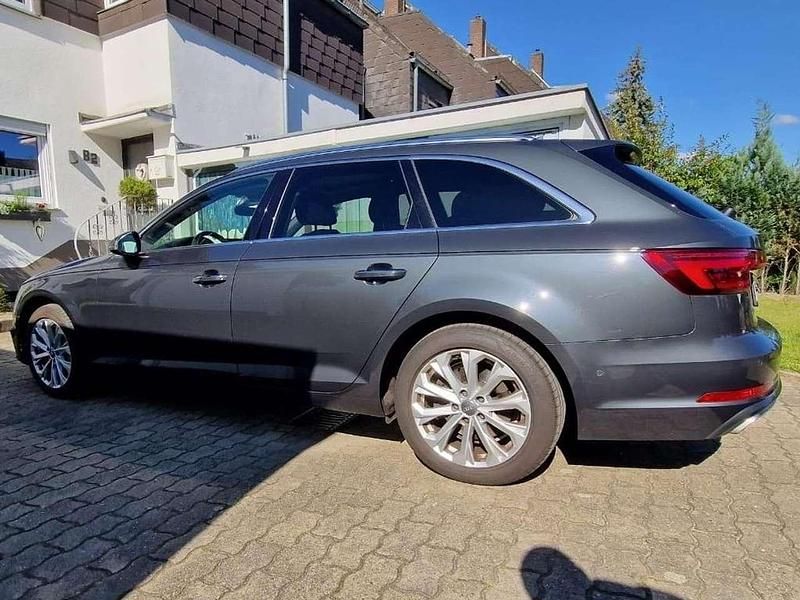 Gebraucht Audi A4 Design 190 PS (139 kW) 2019 Grau Kombi