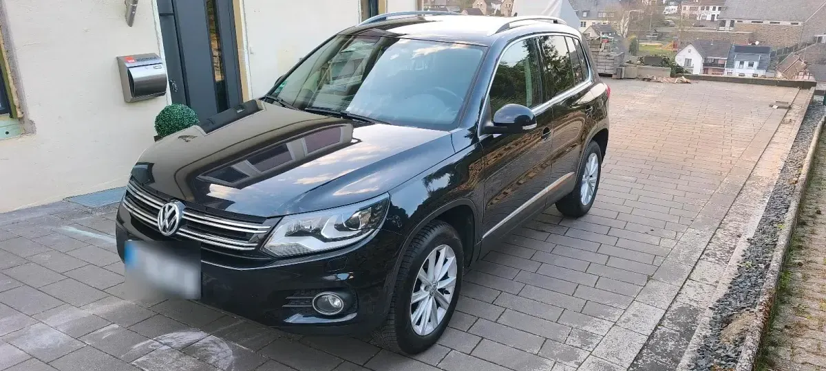 Gebraucht VW Tiguan Style 140 PS (102 kW) 2012 Schwarz SUV